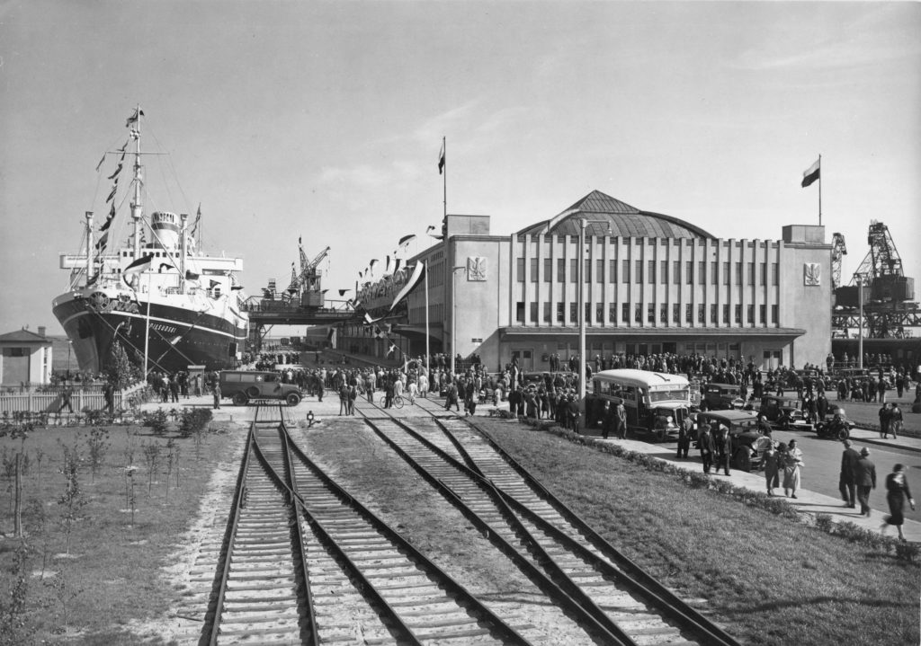 Archiwalne zdjęcie portu w Gdyni