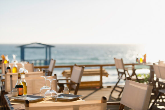 Najlepsze restauracje nad morzem, które musisz odwiedzić, będąc na wakacjach!