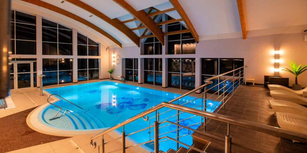 Rozbudowana strefa wellness z basenem w hotelu Marena w Międzywodziu