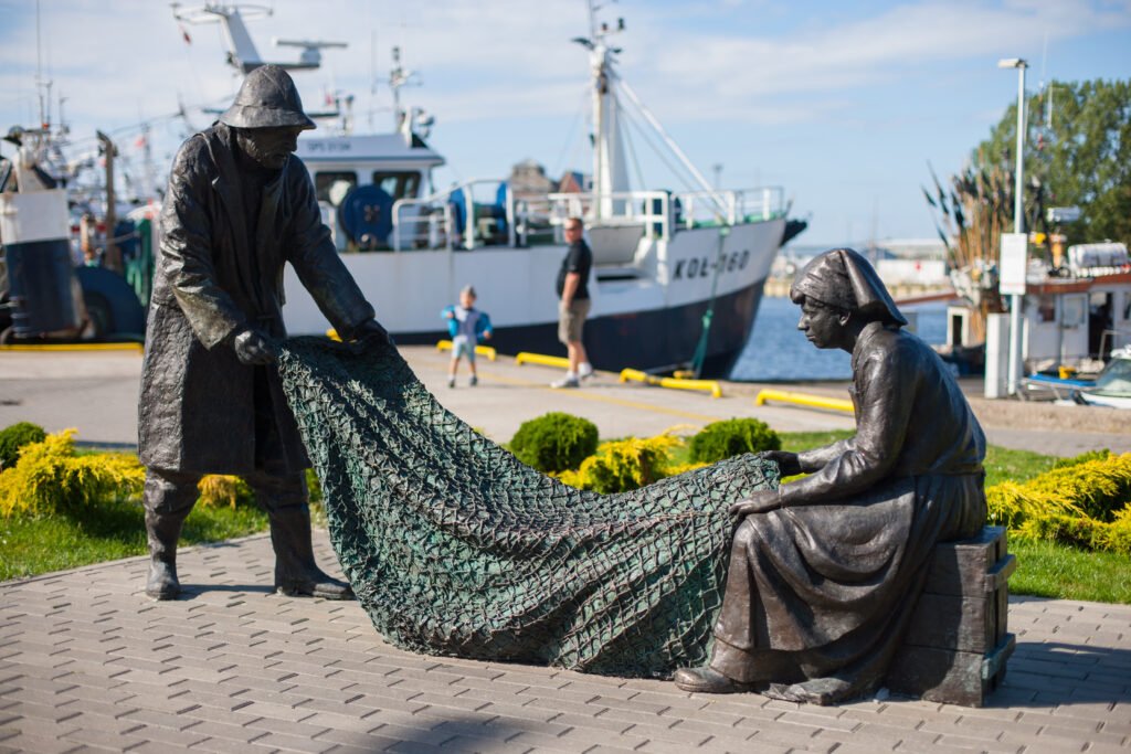 Pomnik rybaków w kołobrzeskim porcie