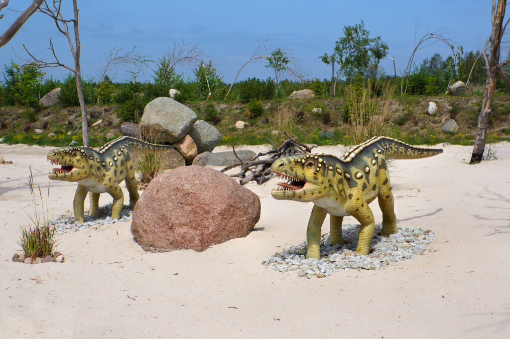 Dinozaury w parku rozrywki dla dzieci i dorosłych w Łebie