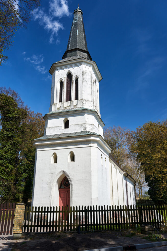 Kościół na wyspie Karsibór