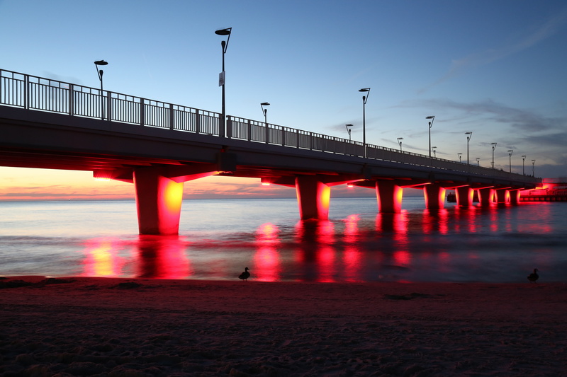 Molo w Kołobrzegu nocą