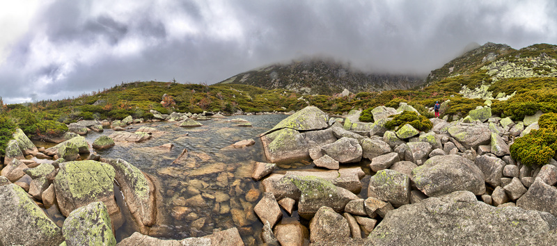 Deszczowe chmury na szlaku
