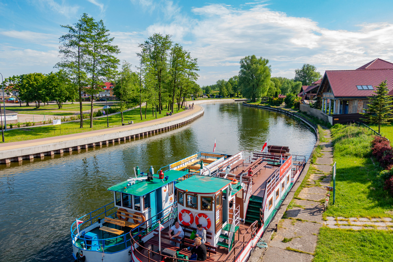 Dwa statki w porcie na Warmii i Mazurach