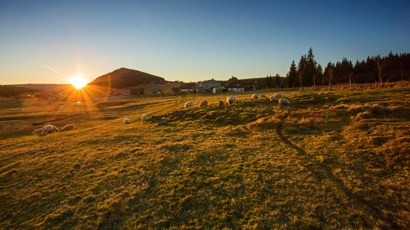 Rancho w Górach Izerskich o zachodzie slońca