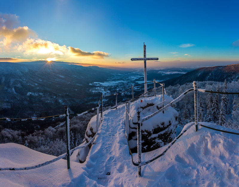 Szczyt Jizera po czeskiej stronie Gór Izerskich