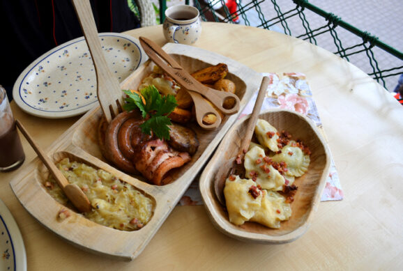Gdzie dobrze zjeść w Zakopanem? 10 polecanych restauracji