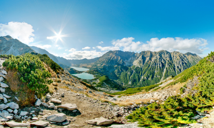 Szlak w Tatrach przez Dolinę Pięciu Stawów