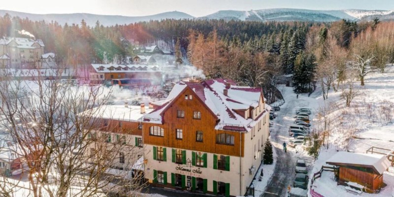 Leśny Dwór w Karpaczu - popularny hotel w lesie
