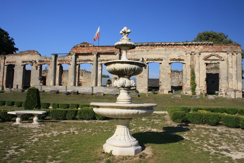 Ruiny Zamku Rycerskiego w Sobkowie