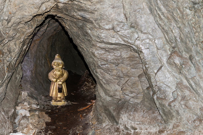 Złota figurka w Złotym Stoku