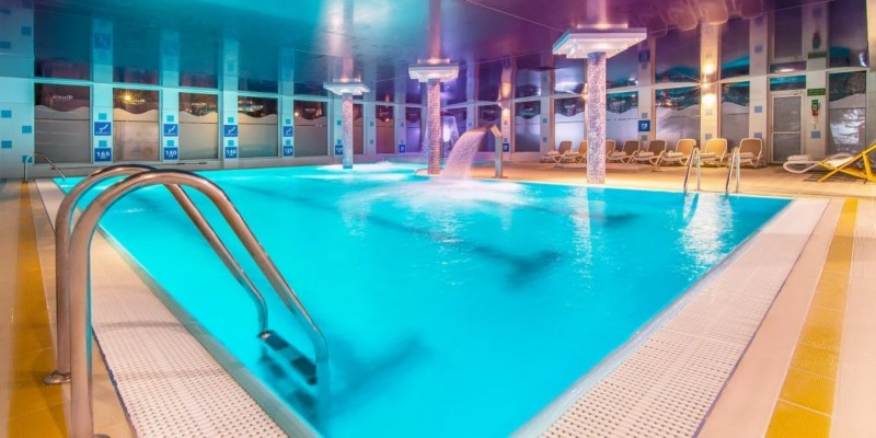 Sala basenowa w Masuria Hotel & SPA w Łukcie

