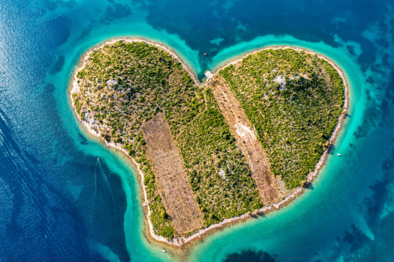 Wyspa w Chorwacji o kształcie serca
