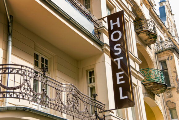 Czym się różni hotel od hostelu i motelu?