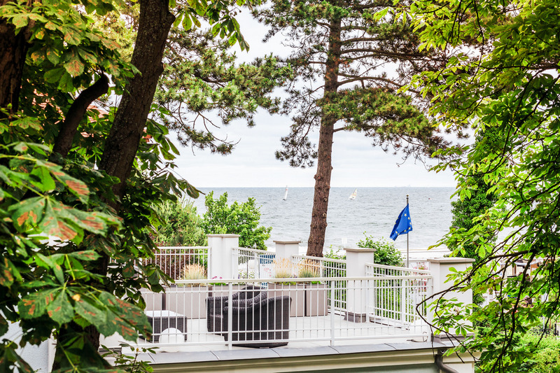 Taras hotelu Testa w Sopocie z widokiem na morze