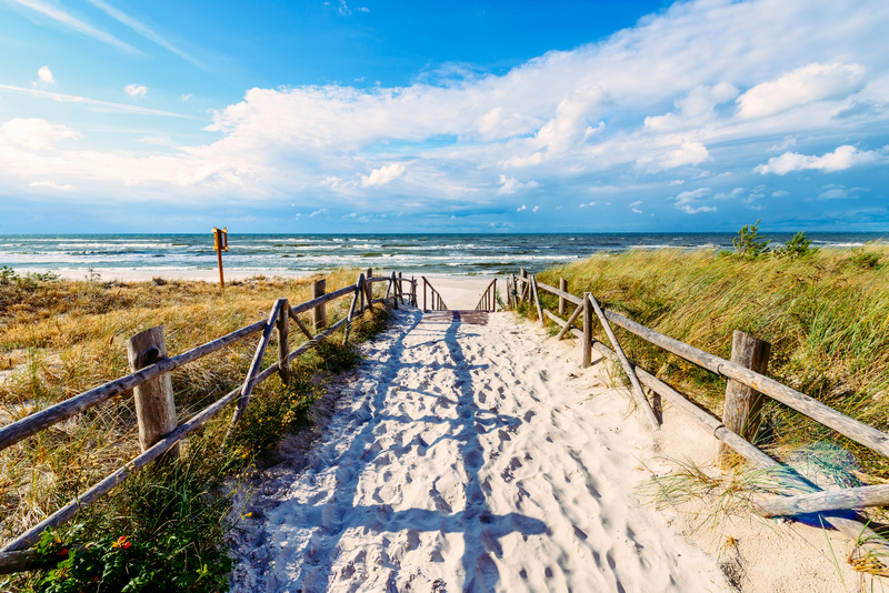 Zejście na plażę nad Bałtykiem