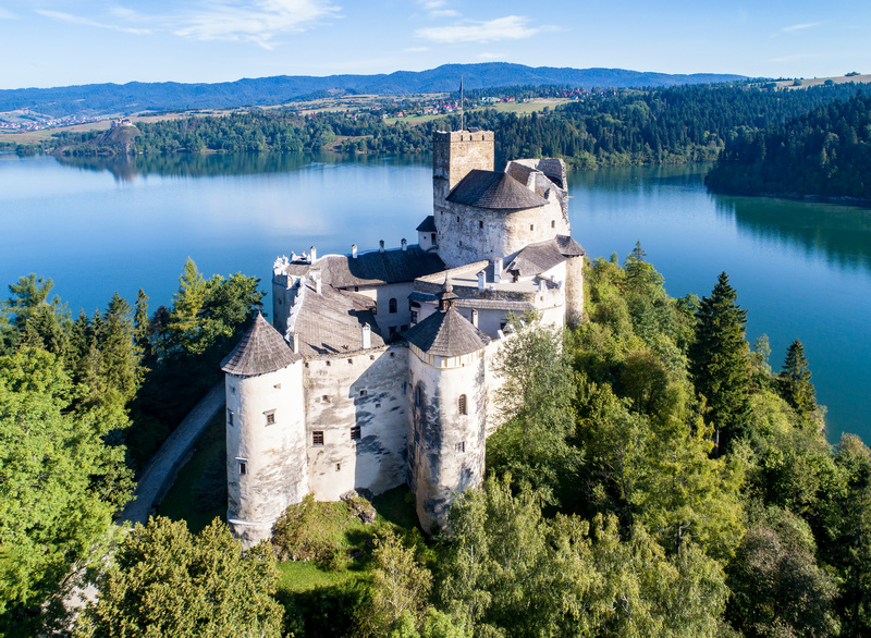 Zamek nad Jeziorem Czorsztyńskim