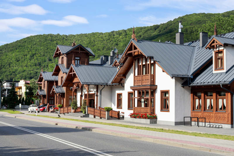 Charakterystyczne domki w Rytrze