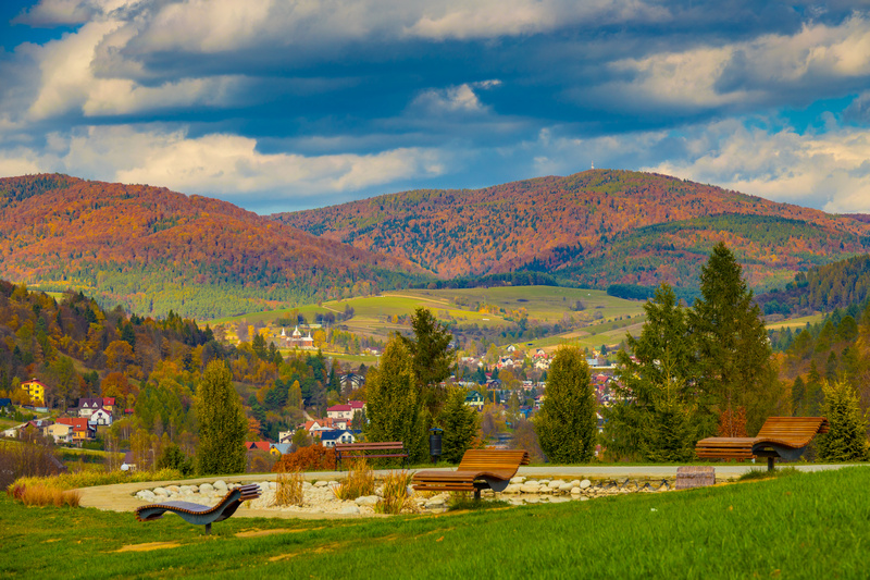 Jesienna panorama Muszyny w Beskidzie Sądeckim