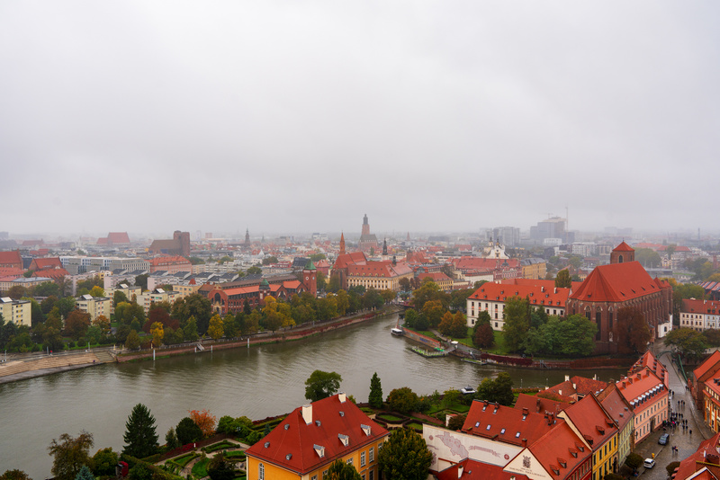 Panorama Wrocławia podczas pochmurnej pogody