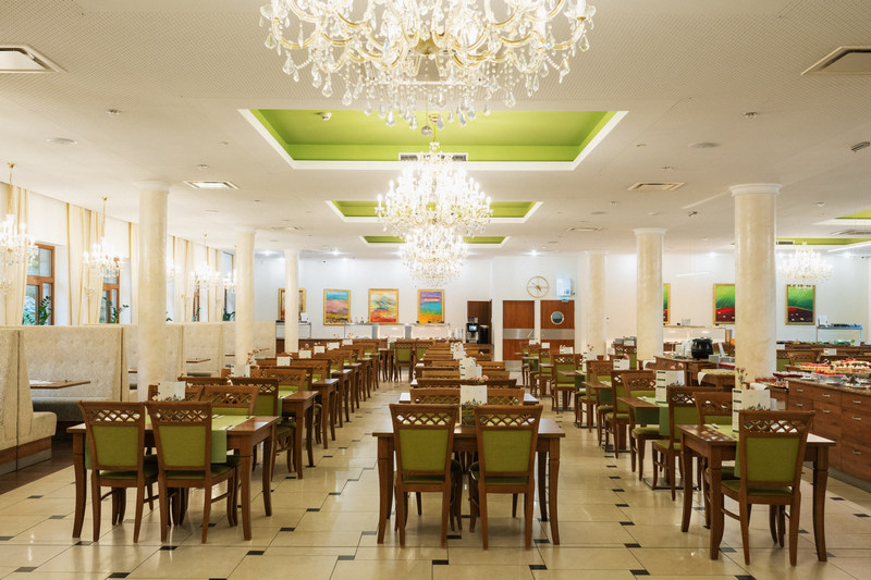 Restauracja bufetowa w hotelu Buczyński w Świeradowie