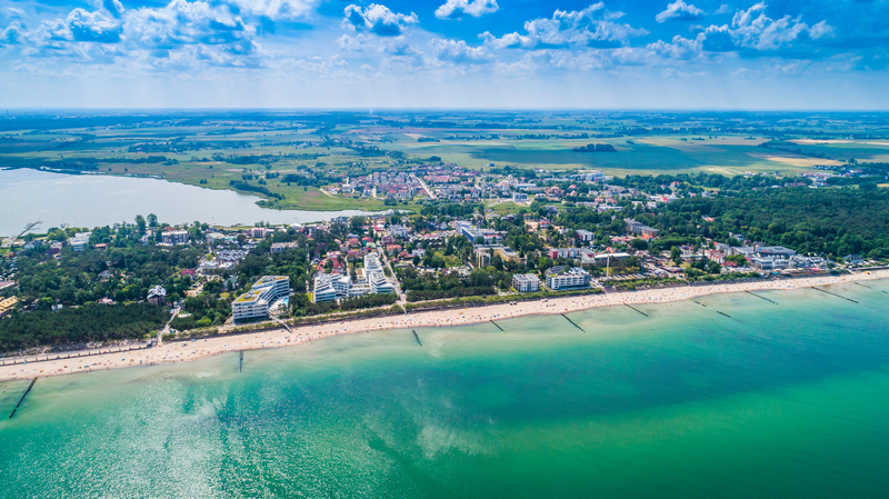 Widok na plażę w Mielnie z lotu ptaka