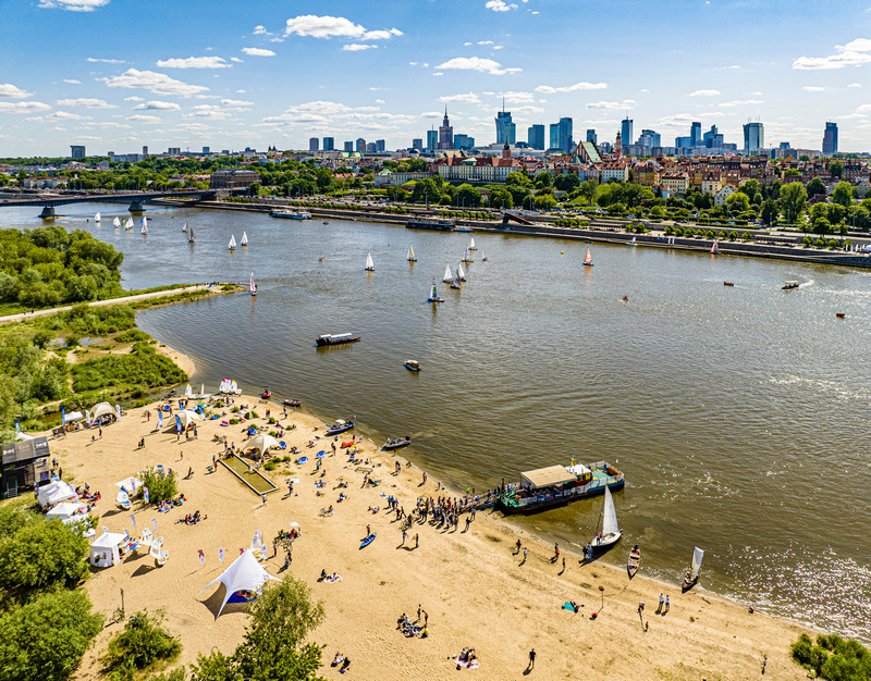 Widok z góry na Plażę Poniatówkę