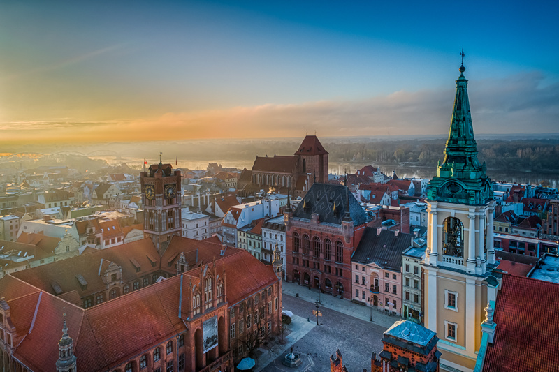 Widok z góry rynku w Toruniu
