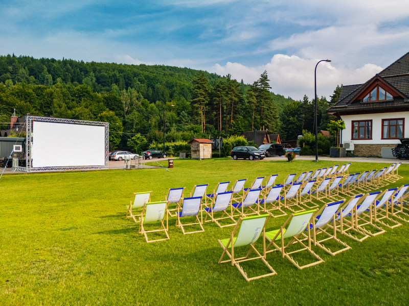 Kino plenerowe w hotelu  Czarny Groń