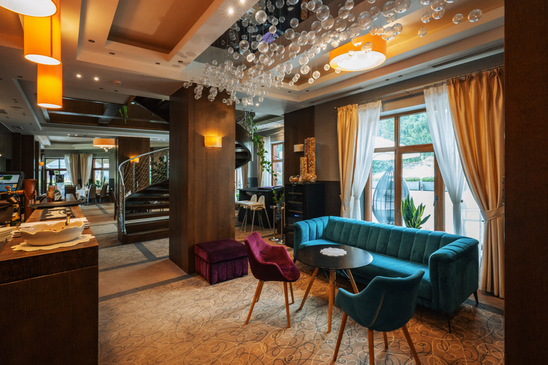 Dwupoziomowa restauracja w hotelu Czarny Groń