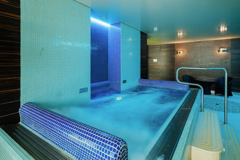 Jacuzzi w hotelu Czarny Groń w górach