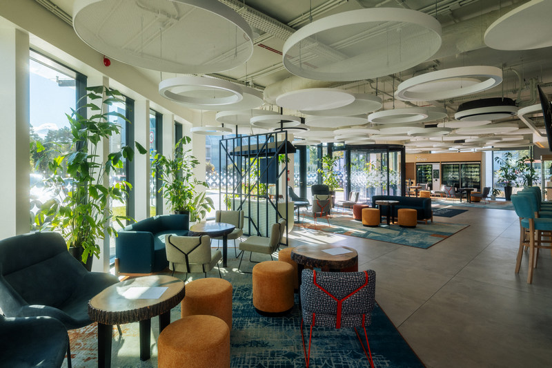 Lobby resortu w PObierowie