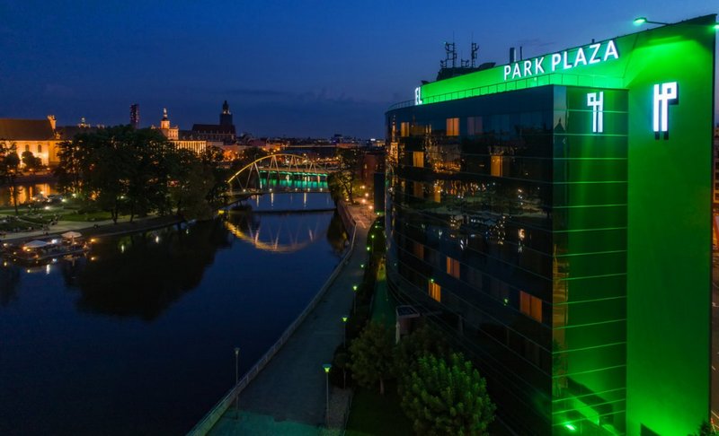 Budynek hotelu Park Plaza nad Odrą