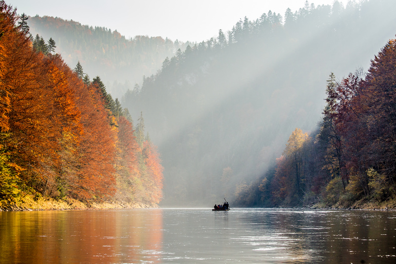 Pieniny - spływ Dunajcem jesienią