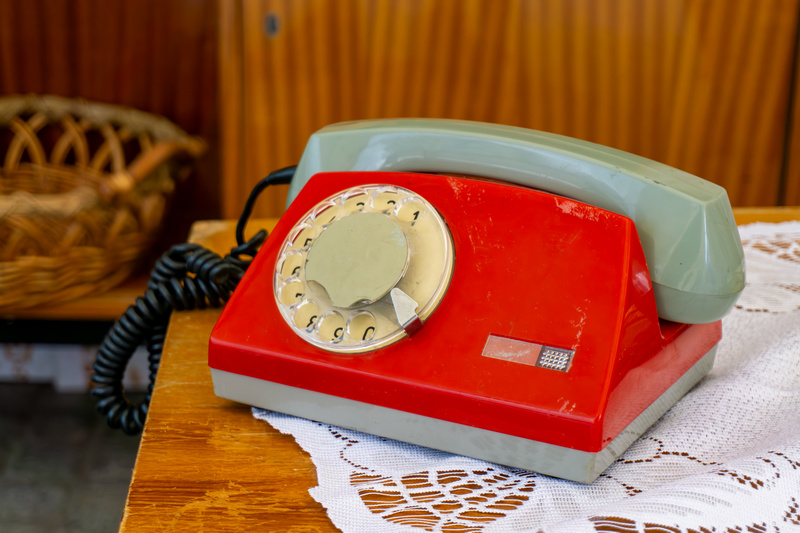 Telefon używany w PRL-u.