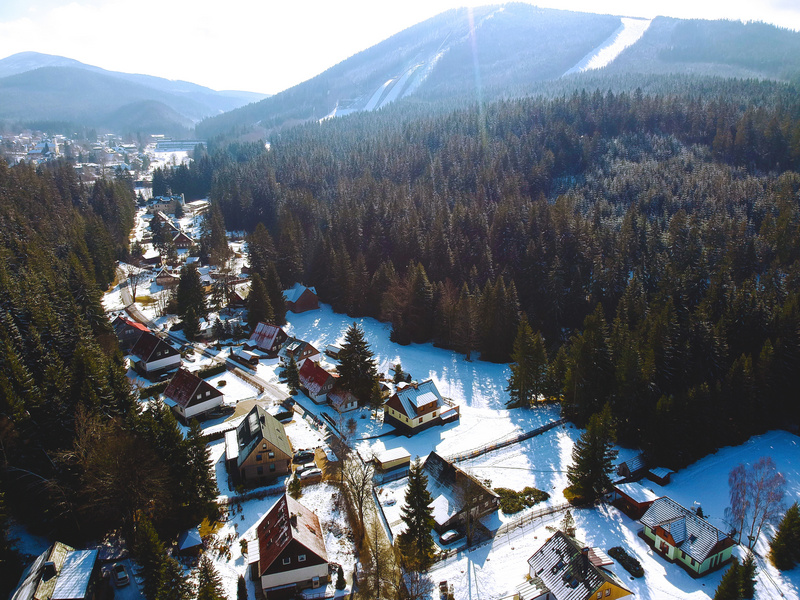 Widok z góry na zimowy Harrachov