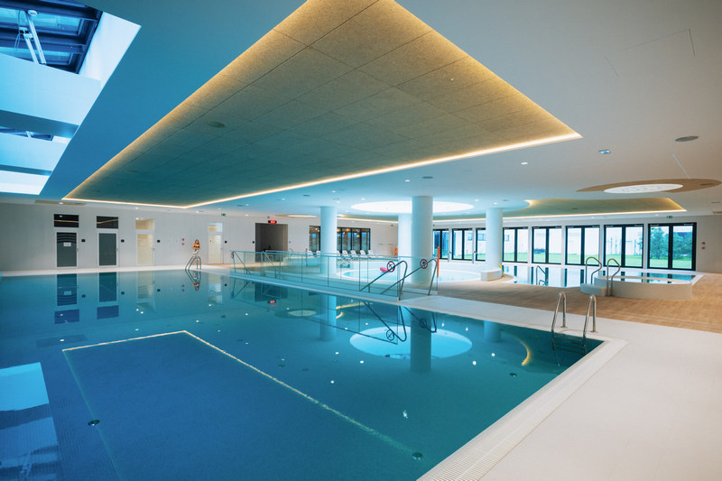 Hotel z basenem nad morzem