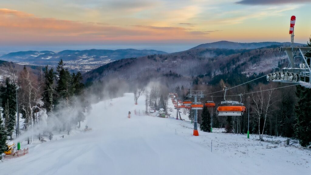 Stacja narciarska przy hotelu Czarny Groń