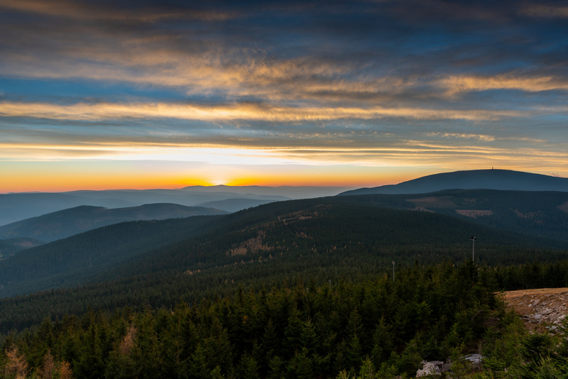 Masyw Śnieżnika o zachodzie słońca