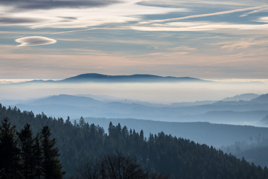 Masyw Śnieżnika – atrakcje, ciekawe szlaki i polecane noclegi