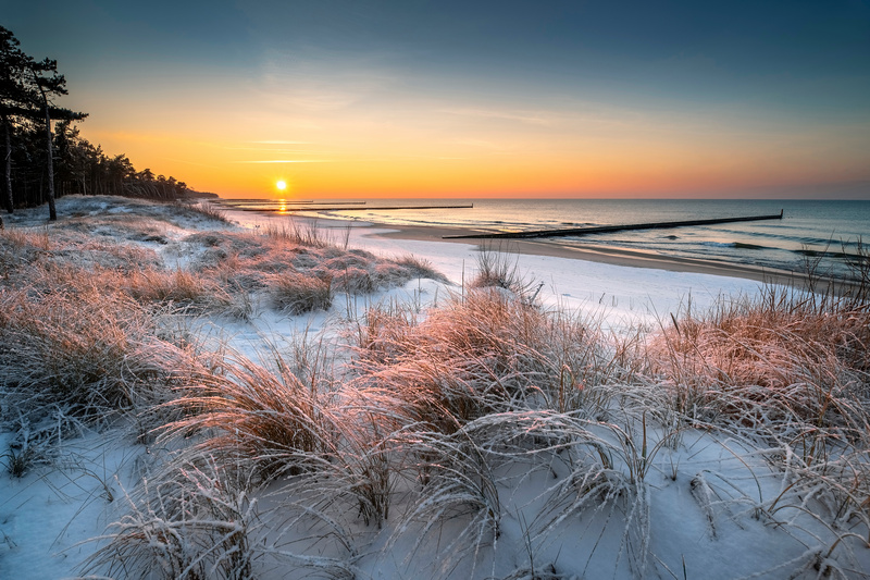 Nadbałtycka plaża zimą