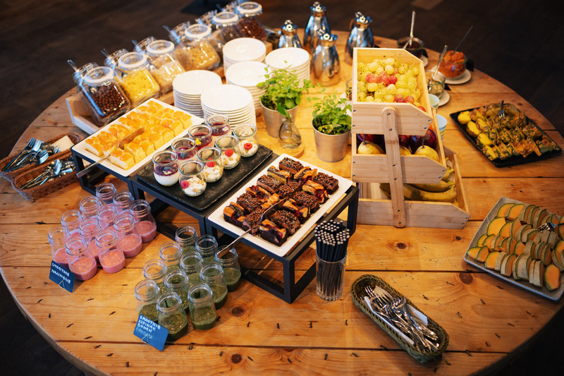 Śniadanie w hotelu nad Jeziorem Rożnowskim