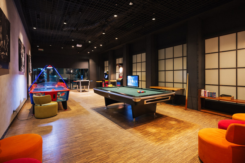 Hotel nad Jeziorem Rożnowskim z pokojem gier