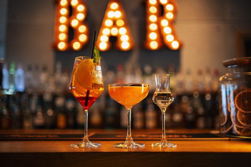 Bar w hotelu nad Jeziorem Rożnowskim