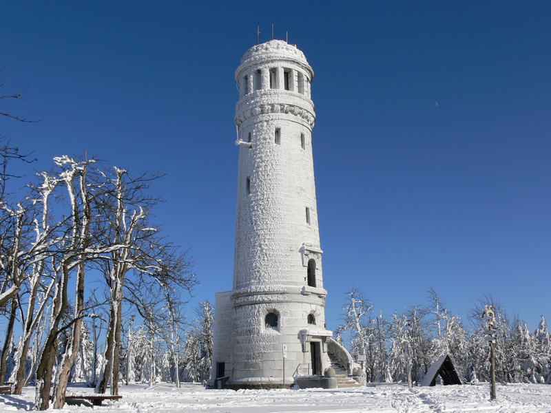 Wieża widokowa na Wielkiej Sowie zimą