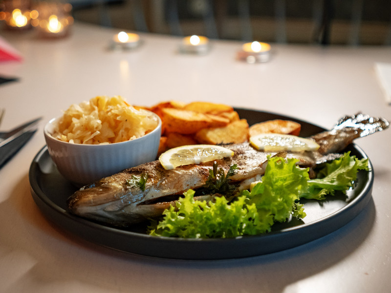 Danie z karty w restauracji w hotelu w Szczyrku