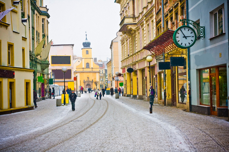 Jeleniogórska ulica zimą