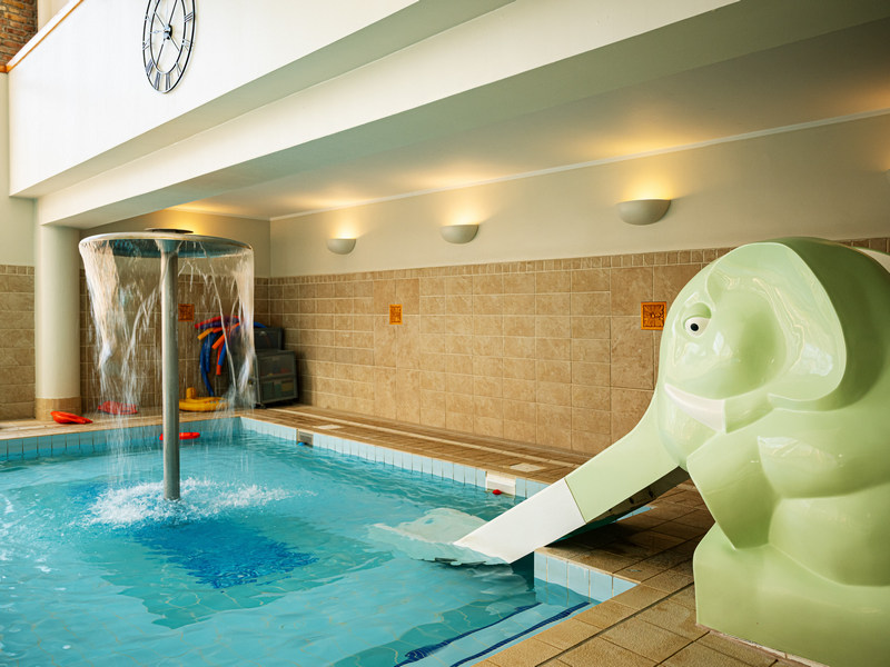 Hotel z basenem na Pomorzu