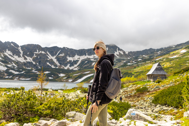 Kobieta chodząca po Tatrach